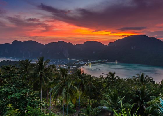 Phi Phi Sunrise Tour by Speed Boat