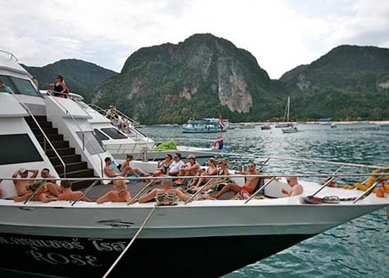 Phi Phi Island Tour by Express Boat ( Big Boat)