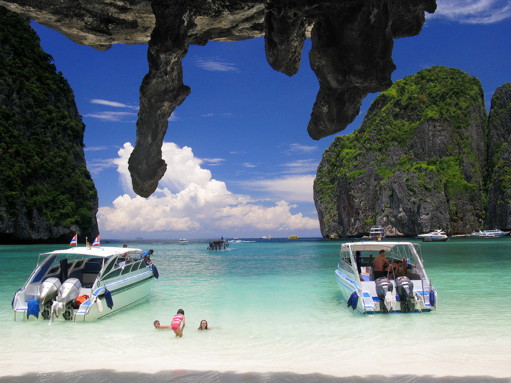 Phi Phi & Bamboo Island by Speed Boat
