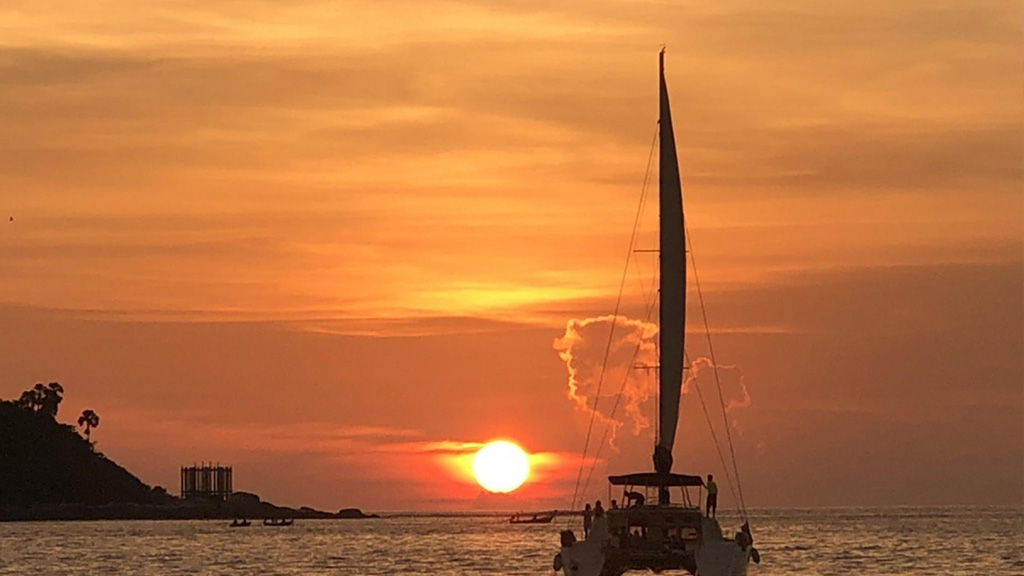 Coral Island half day tour by catamaran