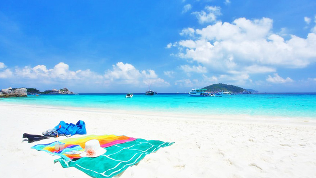 Coral Island half day tour by catamaran