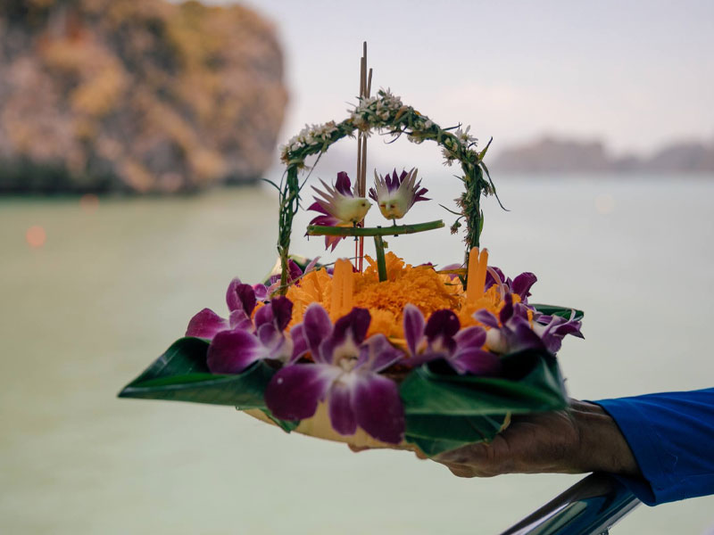 John Gray`s Sea Canoe - Hong by Starlight