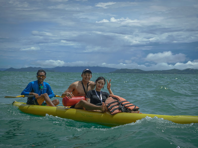 John Gray`s Sea Canoe - Hong by Starlight