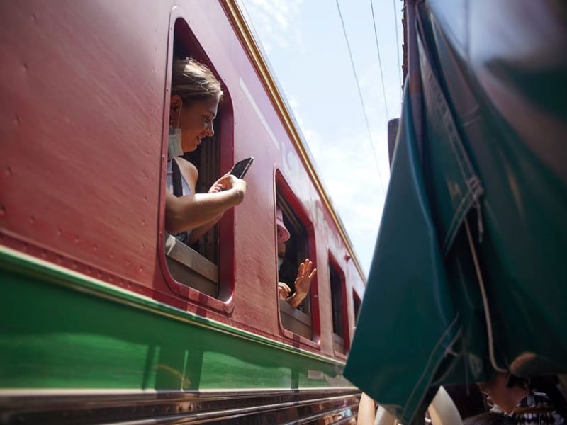 Maeklong Railway Market, Floating Market and Ayutthaya Tour