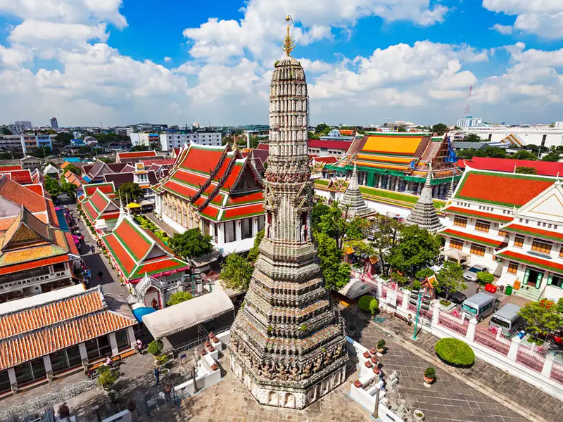 Bangkok Serenity Walk: Grand Palace to Wat Arun