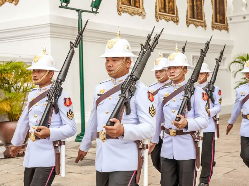 Bangkok Serenity Walk: Grand Palace to Wat Arun