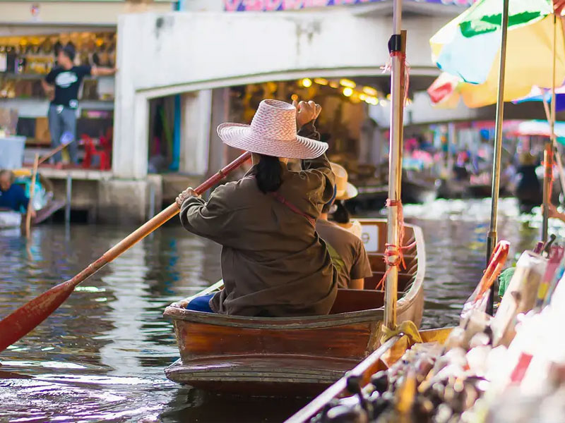 Maeklong Railway Market & Damnoensaduak Floating Market