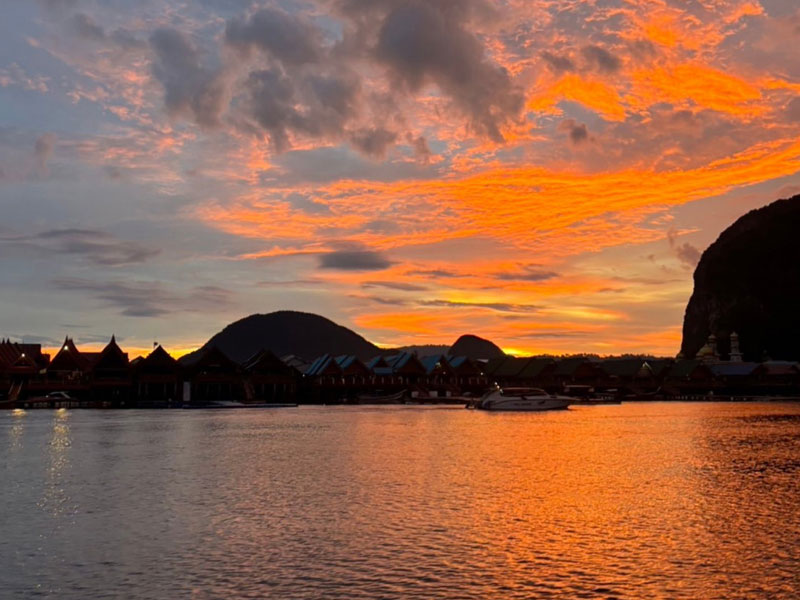 Phi Phi Sunrise Tour by Speed Boat