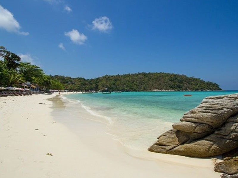 Private charter to Coral & Raya Islands