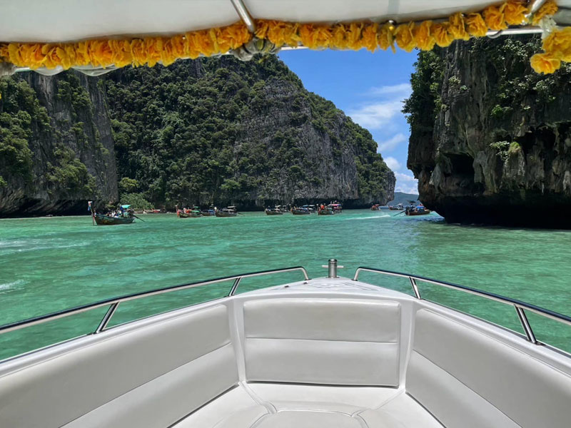 Private charter to Coral & Raya Islands