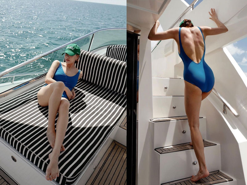Private Tour by Modern Flybridge Yacht
