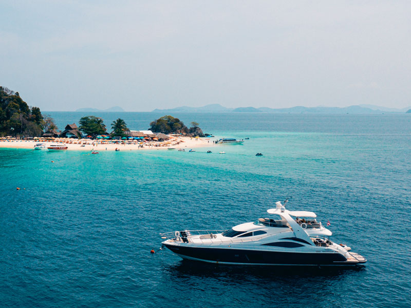 Private Tour by Modern Flybridge Yacht